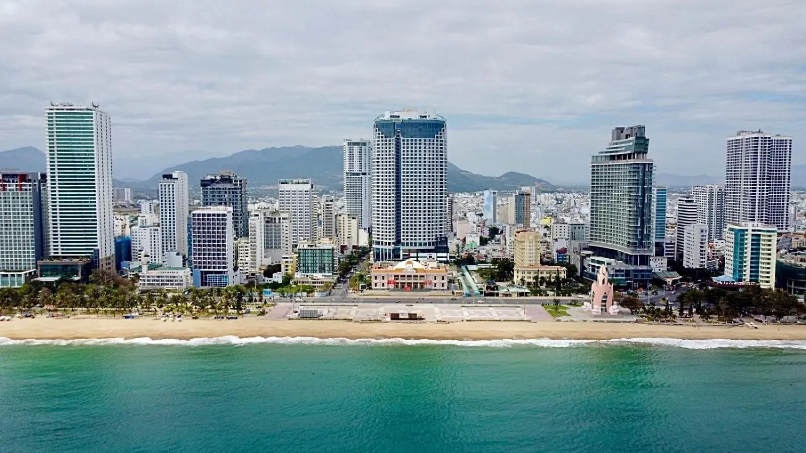 Panorama Luxury Beach Front Residences Nha Trang 0*,
